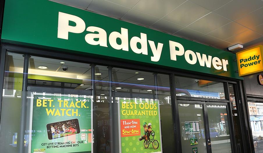 trevk37's tweet image. New blog out this evening from footballwriting.co.uk. Betting and football can go hand in hand, but should their be more education around those in non-league football and beyond gambling?
Read on below, super discounted offer included:
open.substack.com/pub/footballwr…