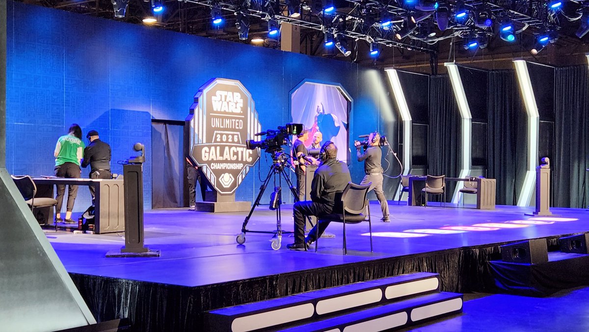 MaindeckGames's tweet image. The size of the crowd and the stage setup are INCREDIBLE at the #StarWarsUnlimited Galactic Championship!!