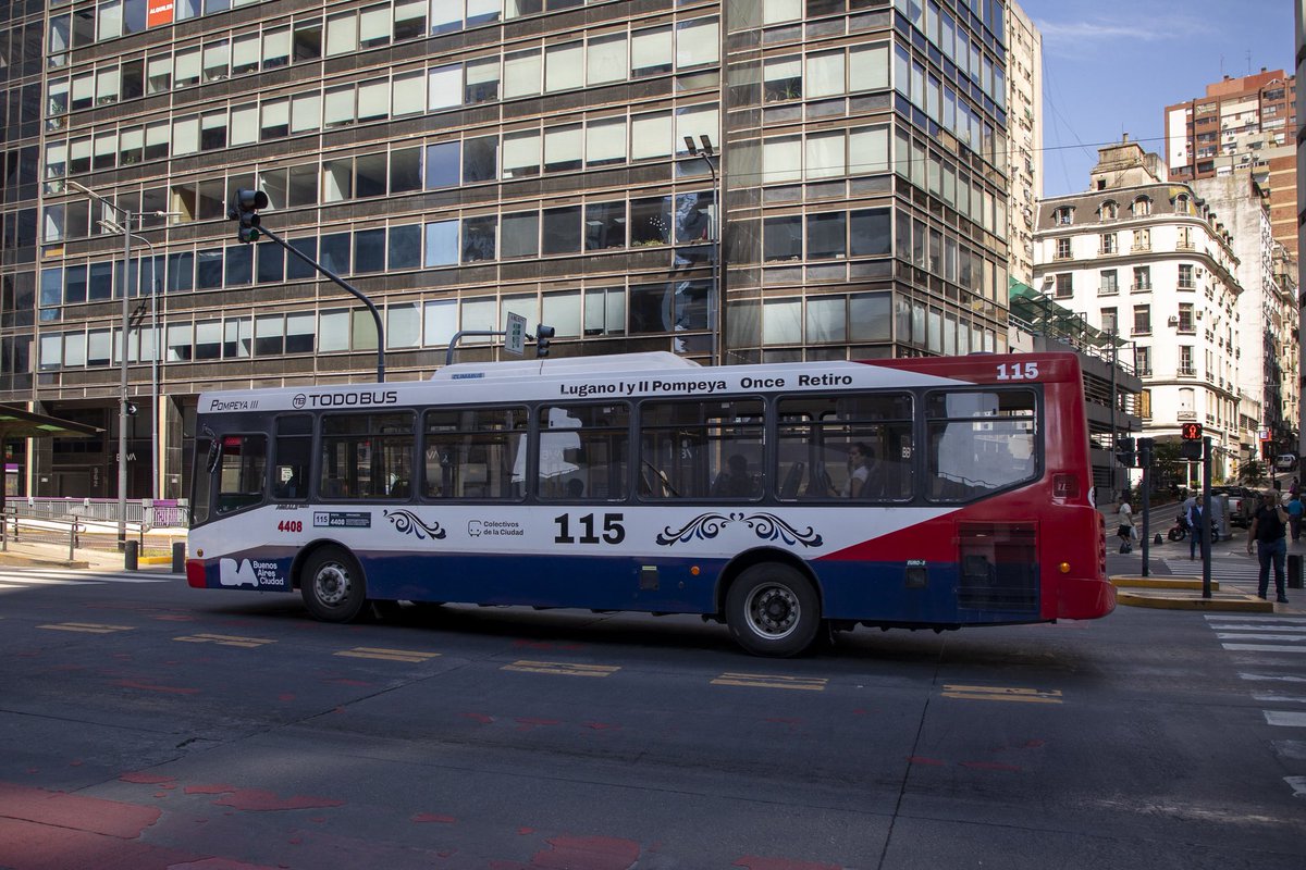 Hace 6 meses que la Ciudad de Buenos Aires se hizo cargo de las 30 líneas de colectivo que circulan dentro de su territorio.
Una decisión histórica que nos devolvió autonomía y nos está permitiendo integrar y transformar de verdad el transporte público porteño. Va hilo para