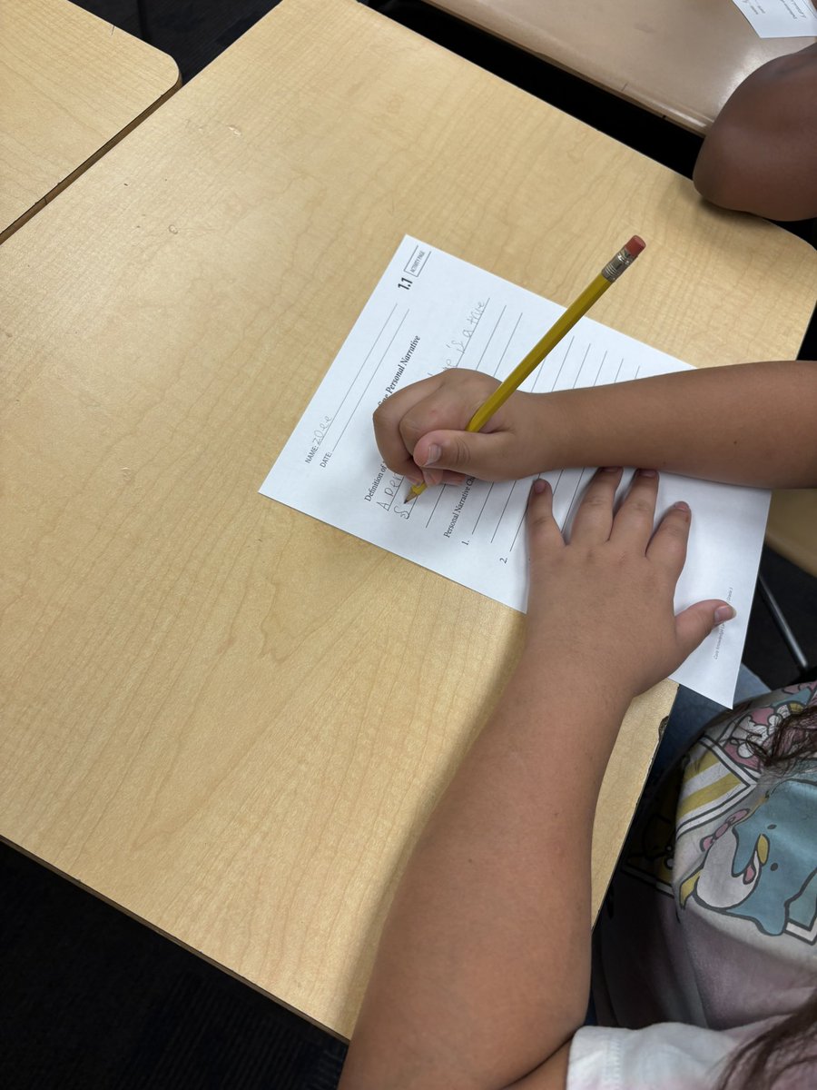 bookhooks's tweet photo. Language Studio, Day 1! A little getting to know you… How many cats do you have? Next: writing support! What is a “personal narrative”? Supporting learners with CKLA on day two of school! #saddlingupforsuccess #WarrenWill @Amplify https://t.co/GaHIbKVlRZ