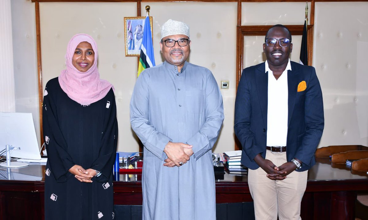Profshaukat's tweet image. Kenya is expanding in diagnosis & treatment of cancer #Radiothepy, pleased to discuss with Dr. Batul Fankupi Ag CEO @rfhhealthcare seeking support from @IAEATC @IAEANA @iaeapact under PPP in technology &capacity building. Cutting edge Lutetium-177 Therapy, PET SCAN available.