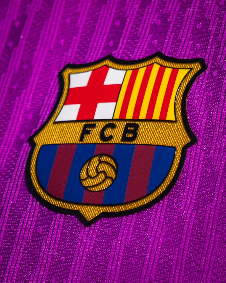 frezy_paper's tweet photo. 🔵🔴 https://t.co/mf8GNgrZ5Z