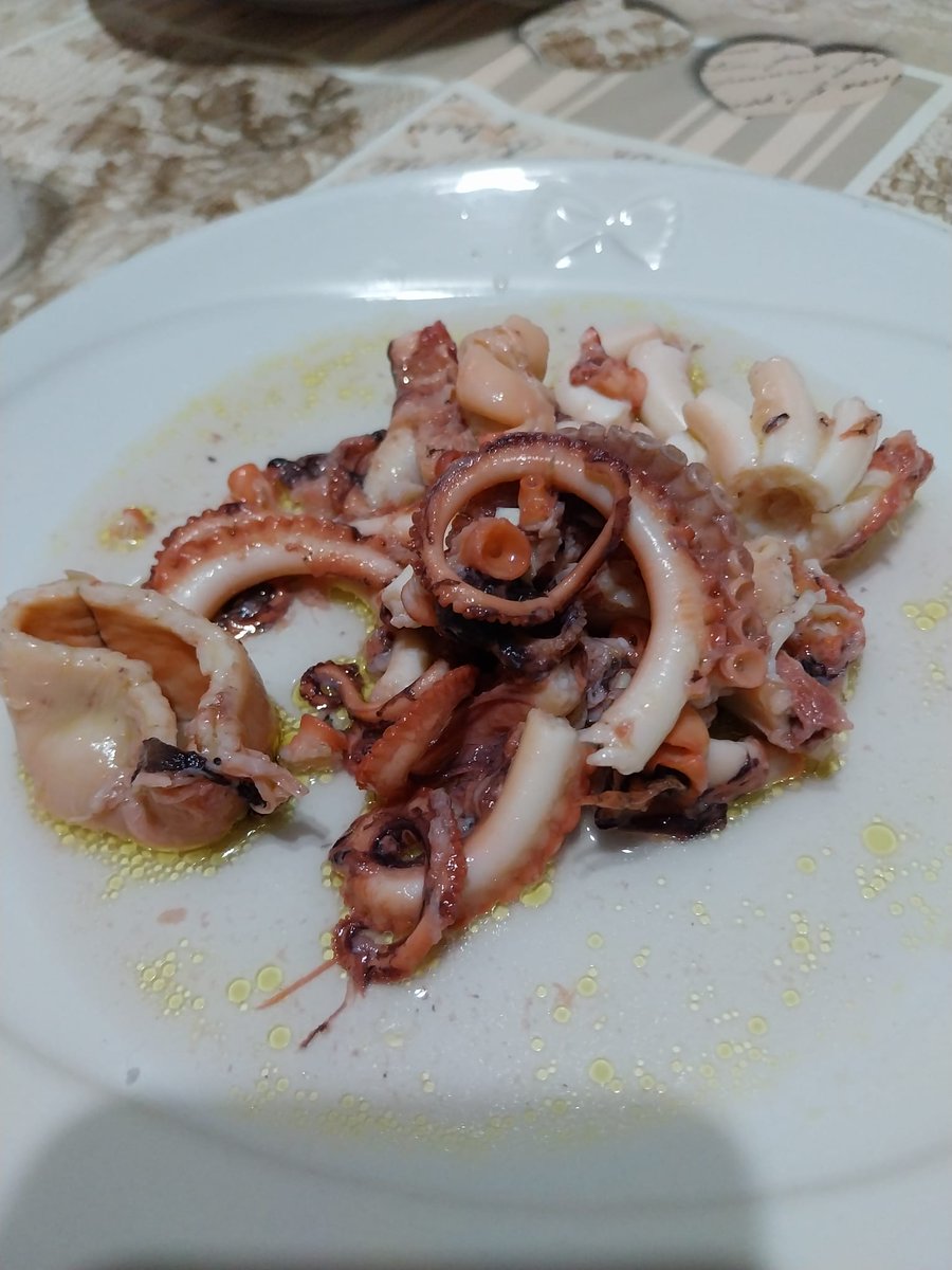 Frances40135051's tweet image. Buona cena 🥂