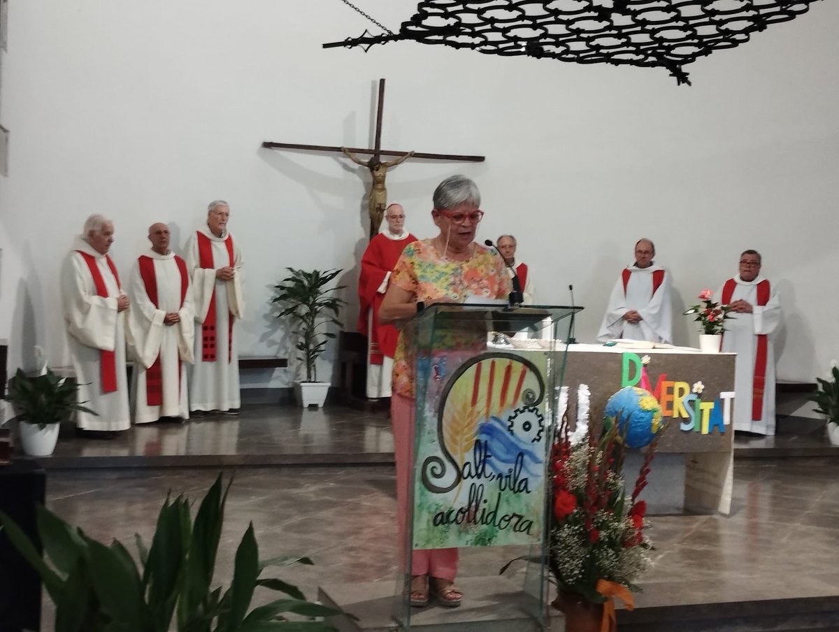 Bisbat de Girona ⛪️ (@bisbatgirona) on Twitter photo Avui, festa de Sant Jaume! 🙌🏼
💒 S’ha celebrat l’Ofici de Festa Major a l’església de Sant Cugat de <a href="/ViladeSalt/">Ajuntament de Salt</a> presidit pel bisbe <a href="/fraoctavi/">fra Octavi Vilà</a>
Una jornada plena de fe, comunitat i tradició!
#FestaMajor #SantJaume #Salt #Església #FeiTradició #bisbatgirona Avui, festa de Sant Jaume! 🙌🏼
💒 S’ha celebrat l’Ofici de Festa Major a l’església de Sant Cugat de <a href="/ViladeSalt/">Ajuntament de Salt</a> presidit pel bisbe <a href="/fraoctavi/">fra Octavi Vilà</a>
Una jornada plena de fe, comunitat i tradició!
#FestaMajor #SantJaume #Salt #Església #FeiTradició #bisbatgirona