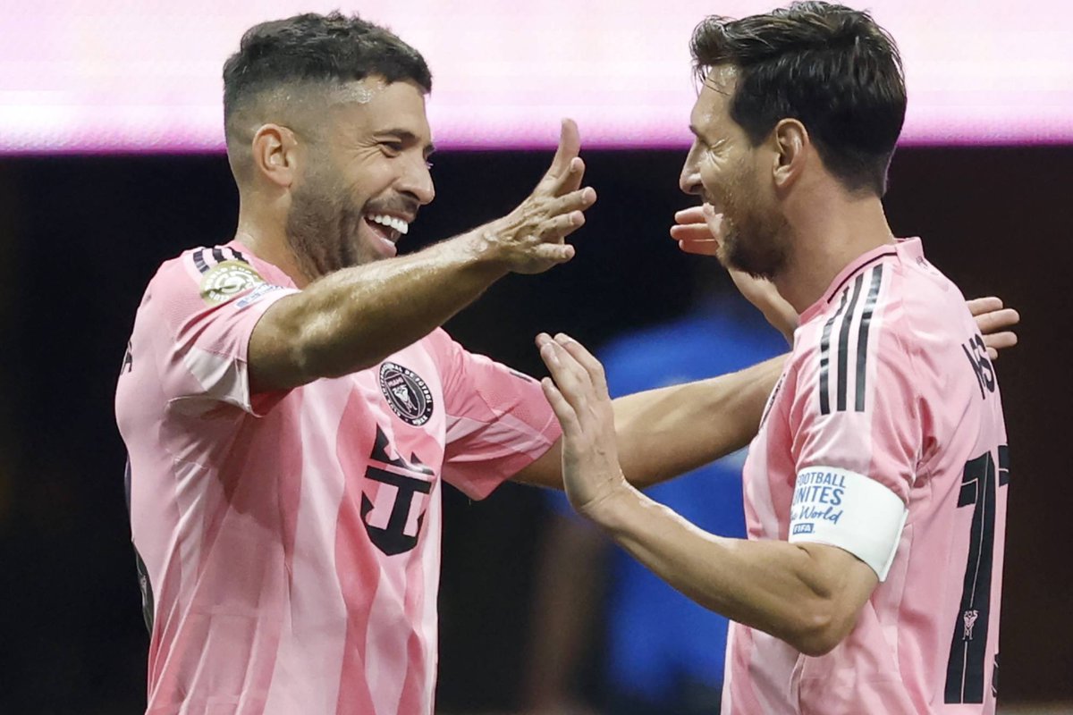 🚨OFICIAL🚨

⛔️Leo Messi y Jordi Alba son sancionados por no participar en el All-Star Game.

🗣️"Cualquier jugador que no participe en el juego de las estrellas sin la aprobación previa de la liga no será elegible para competir en el próximo partido con su club", expresó la MLS.