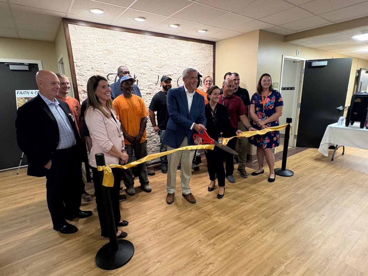 CountyExecBello's tweet image. Everyone deserves quality and compassionate care during life’s most difficult moments. The new Palliative Care & Hospice Unit at Monroe Community Hospital provides specialized care for patients that allow them to be surrounded by the comfort and support of their loved ones.
