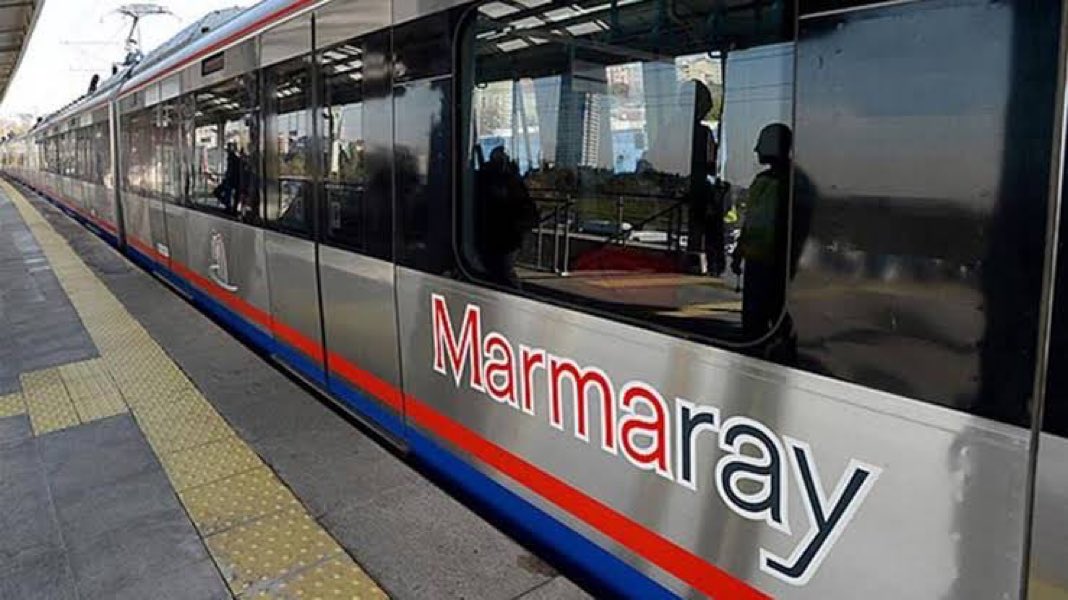 Gizli Arşiv 🇹🇷 (@gizliarsiv) on Twitter photo Eğer Marmaray yapılmasaydı, bugün İstanbul trafiği çoktan kilitlenmişti.
<a href="/RTErdogan/">Recep Tayyip Erdoğan</a>’ın 40 yıllık hayaliydi, AK Parti hayata geçirdi.
İstanbul’un yükünü çeken sessiz kahramanlardan biri Marmaray, bir vizyon işidir. Eğer Marmaray yapılmasaydı, bugün İstanbul trafiği çoktan kilitlenmişti.
<a href="/RTErdogan/">Recep Tayyip Erdoğan</a>’ın 40 yıllık hayaliydi, AK Parti hayata geçirdi.
İstanbul’un yükünü çeken sessiz kahramanlardan biri Marmaray, bir vizyon işidir.