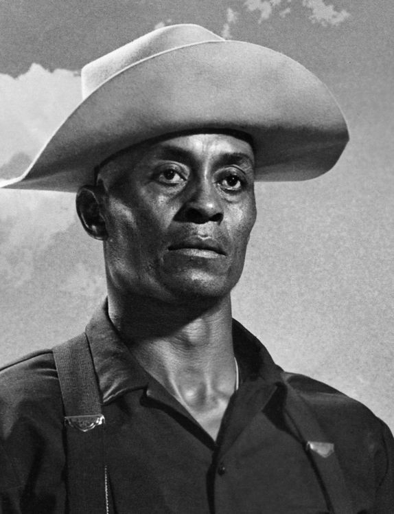 Woody Strode born July 25, in 1914 - Over 90 roles incl Spartacus, Sergeant Rutledge, The Man Who Shot Liberty Valance; his last film was The Quick and the Dead (1995) starring Gene Hackman, Leonardo DiCaprio &amp; Russell Crowe... #botd 
🏈 Did you know? He was among the first Black