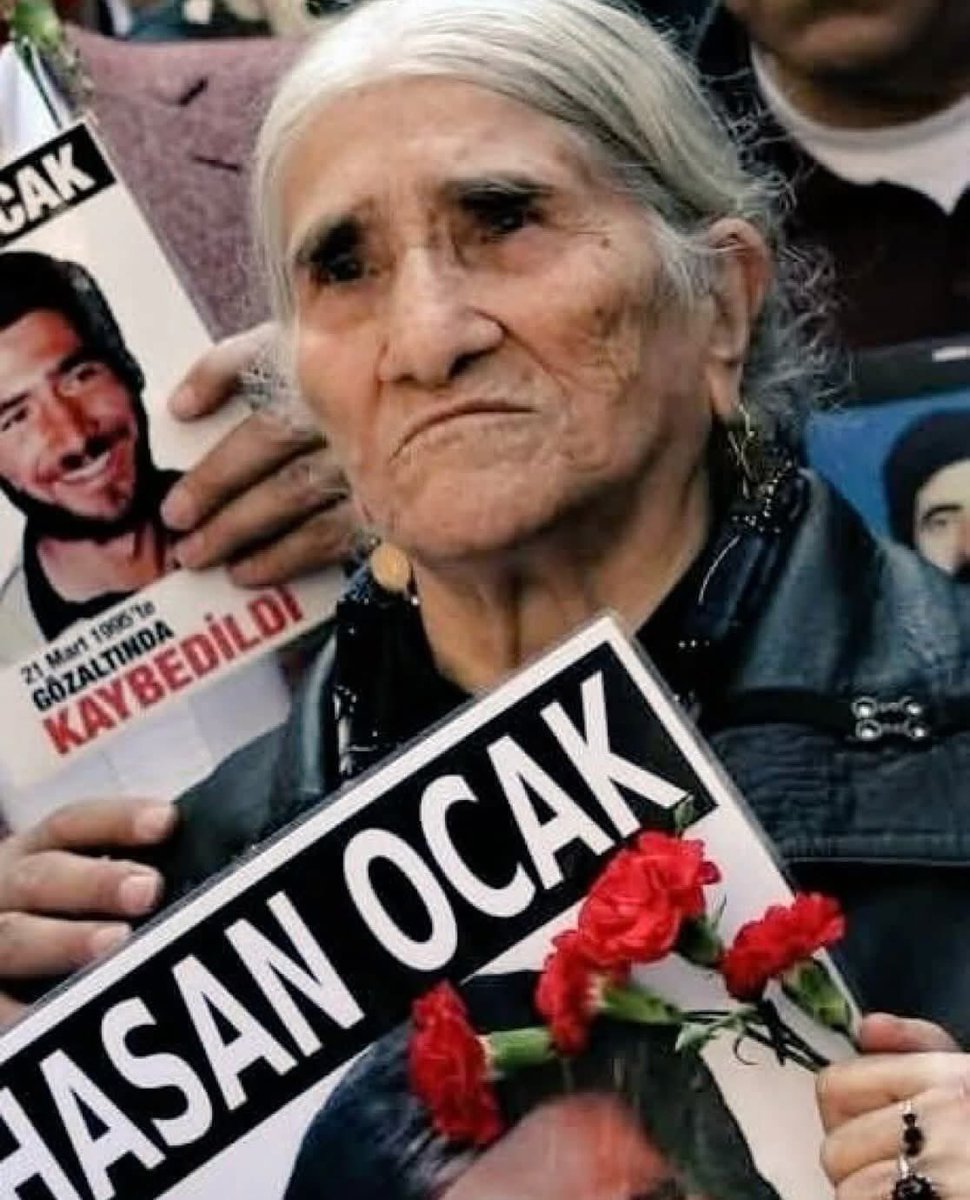 Annemiz  Emine Ocak için 27 Temmuz Pazar günü saat 17.00'de Küçükçekmece Garip Dede Cemevi'nde yemek verilecektir.
Dostlarımızı ve kardeşlerimizi annemiz Emine Ocak’ın sofrasına davet ediyoruz.
Garip Dede Cemevi 
Fatih Mahallesi 
D 100 Güney Yanyolu
NO : 3 Küçükçekmece / İstanbul