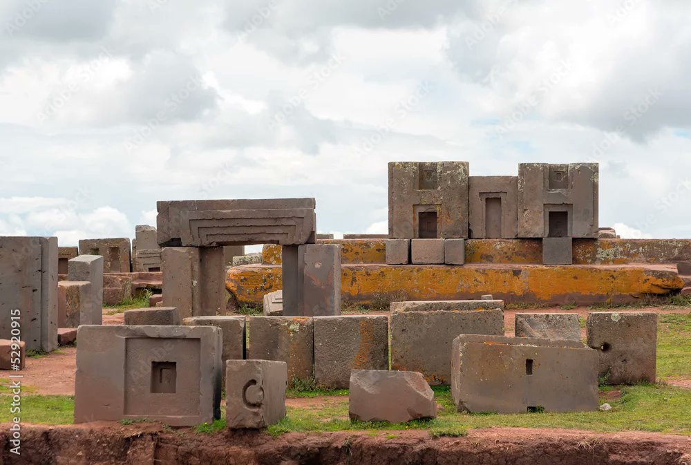 mike2_moi's tweet photo. #EchoesOfTheVoid
The Bolivian highlands, 12,800 ft above sea level, lie Puma Punku — a megalithic site that defies explanation.
Let's explore 👇🏼

🧵 Puma Punku: The Ruins That Shouldn't Exist. https://t.co/p883Jq7crB