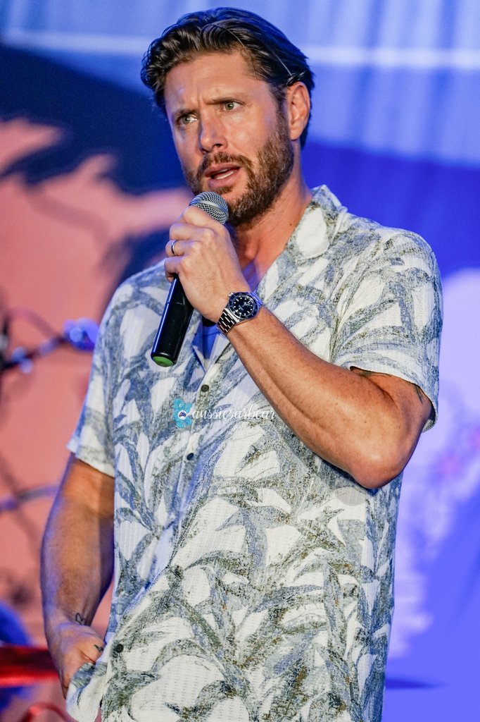 aussiesarbear's tweet image. I swear the number of reaction photos I have from Novi is hilarious. I can just respond to people with any of the photos and not have to say a thing. And here's another 😂
#SPNNovi