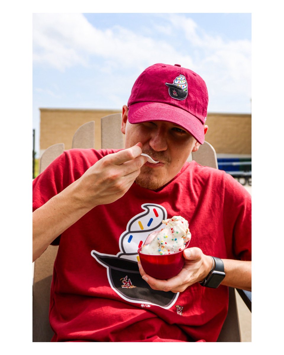 TimberRattlers's tweet image. Repping our sundae best. 🍦
Get this brand new Ice Cream Helmet merch now in the Snake Pit Team Store —> timberrattlers.milbstore.com