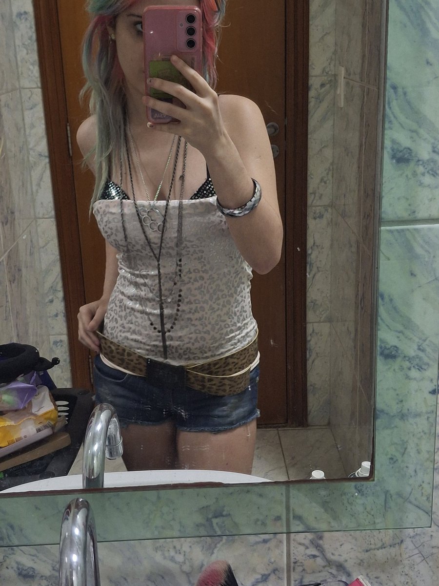 acidanah's tweet image. gente aprovado ou nao?