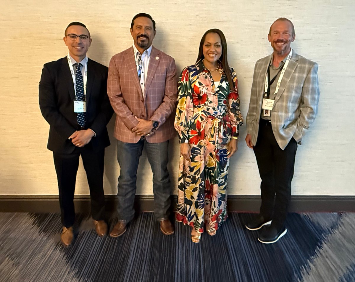 jillmsiler's tweet image. Our @tasanet First-Time Superintendents Academy was absolutely incredible with over 65 new superintendents leading stellar work across TX! So thankful for all of our presenters: @briantwoods1 @superdupre @tchill_ @NPoenitzsch @JeniNeatherlin @DrBrentRingo @trujillo88…
