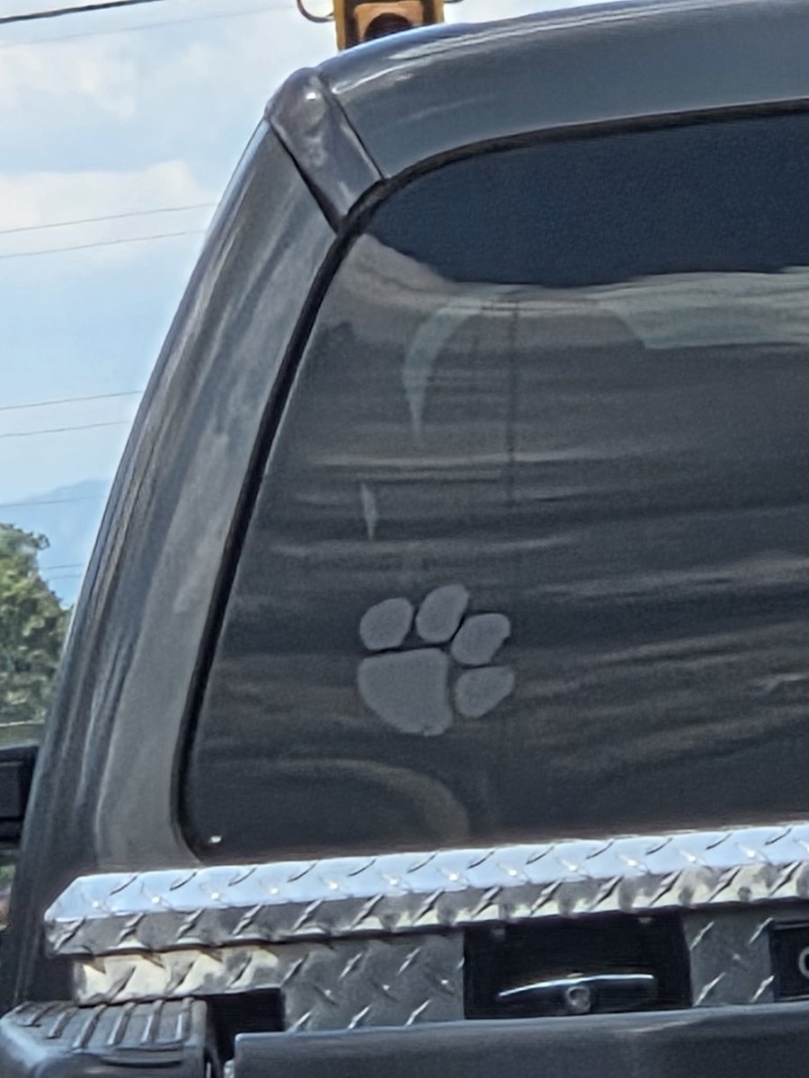JonnyCarrots007's tweet image. Highway 276 headed towards Travelers Rest. To the untrained eye this would look good.. however, what we have is...
1:11:34 smoke edition