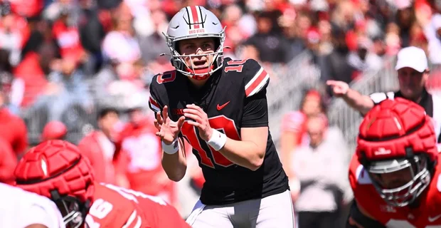 Bucknuts247's tweet image. Ranking the #B1G's best quarterbacks in 2025 coming out of media days.
247sports.com/college/ohio-s…