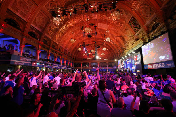 talkSPORT2's tweet image. π¨ πππππ ππ πππ πππππ!
We bring you the quarter-finals of the PDC World Matchplay - live from the Winter Gardens!
π― Luke Littler v Andrew Gilding
π― Josh Rock v Gerwyn Price
Your Commentary Team:
π€ @MarkWilsonRadio
π€ @talkdants
π€ @TheAsset180
π€ Chrisβ¦