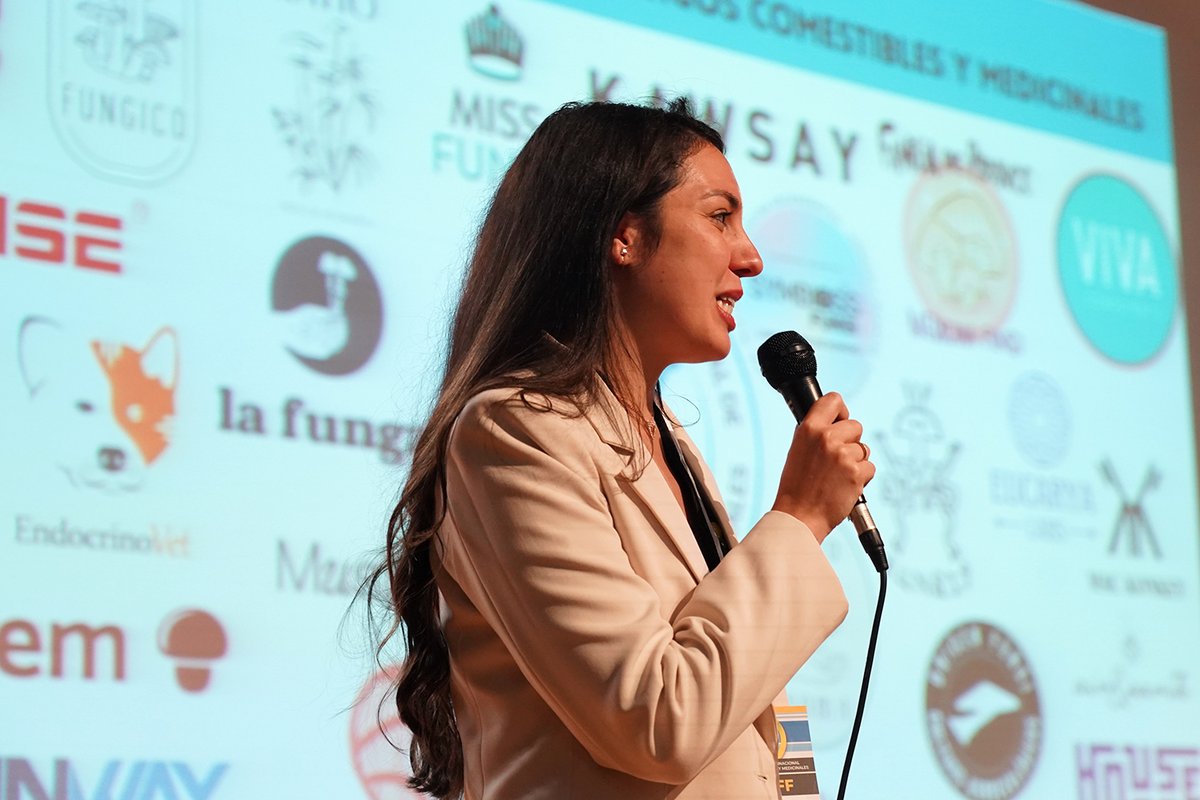 Exactas_UBA's tweet image. 🍄 Somos sede de la 3° edición de la Convención Internacional de Hongos Comestibles y Medicinales.
🤓 El objetivo es intercambiar conocimiento científico, saberes populares y experiencias productivas para pensar los hongos no solo como objeto de estudio, sino como puente entre…