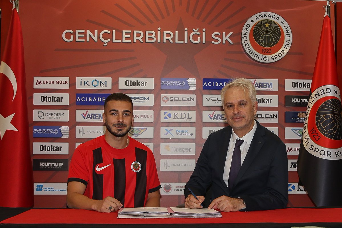 kirmizikara's tweet image. Oğulcan Ülgün Gençlerbirliği’nde ✍️
Yeni sezon transfer çalışmalarını devam ettiren Gençlerbirliği, Konyaspor’da forma giyen orta saha oyuncusu Oğulcan Ülgün’ü kadrosuna kattı.
Trendyol Süper Lig ekiplerinden Gençlerbirliği, Konyaspor’dan 27 yaşındaki orta saha oyuncusu…
