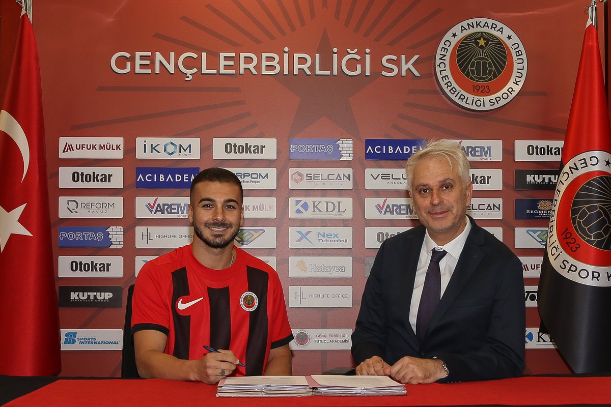 kirmizikara's tweet image. Oğulcan Ülgün Gençlerbirliği’nde ✍️
Yeni sezon transfer çalışmalarını devam ettiren Gençlerbirliği, Konyaspor’da forma giyen orta saha oyuncusu Oğulcan Ülgün’ü kadrosuna kattı.
Trendyol Süper Lig ekiplerinden Gençlerbirliği, Konyaspor’dan 27 yaşındaki orta saha oyuncusu…