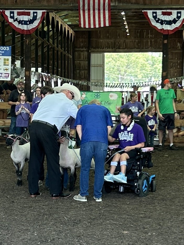 butlersheriff's tweet image. Sheriff Jones had the honor of participating by judging in the “Animal and Me” program at the Butler County Fair! 🐾💚
This incredible event pairs 4-H members with children who have social, emotional, or physical disabilities, giving them the opportunity to experience the joy of…