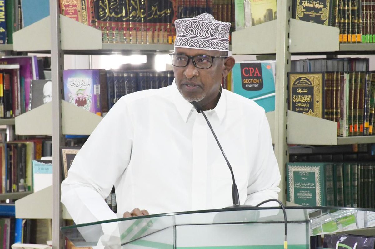 HonAdenDuale's tweet image. Joined fellow Muslim faithful at Jamia Mosque, Nairobi, for Jumuah prayers, where we were honoured to welcome His Highness Tuanku Syed Faizuddin Putra ibni Tuanku Syed Sirajuddin Jamalullail, the Crown Prince of Perlis, Malaysia, accompanied by his distinguished delegation.…