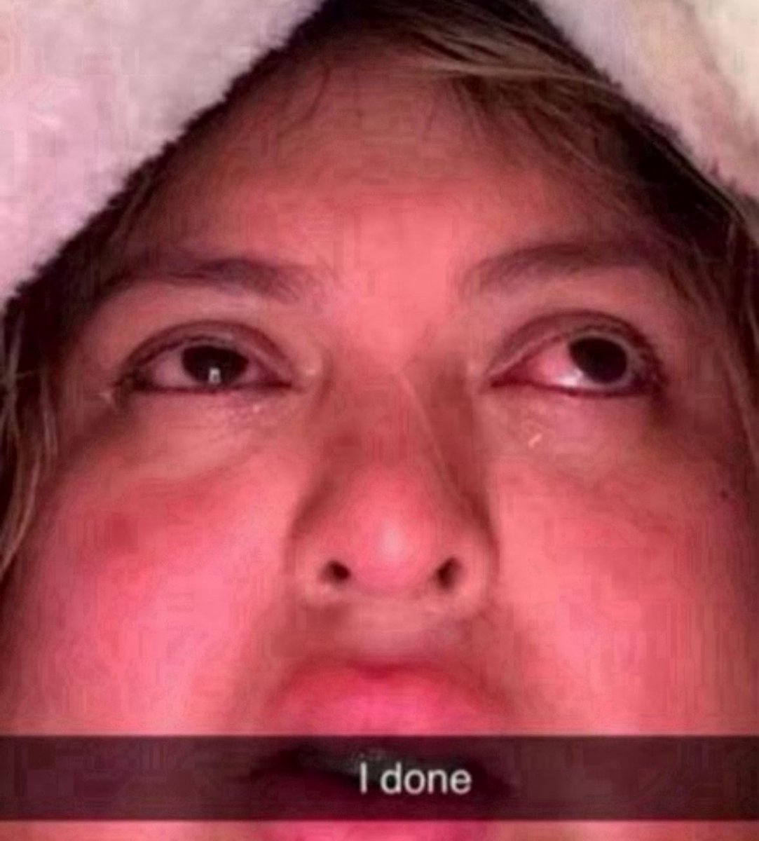 Iivsari's tweet image. should be in chicago rn but instead im at home wearing the outfit i was gonna meet meleric in