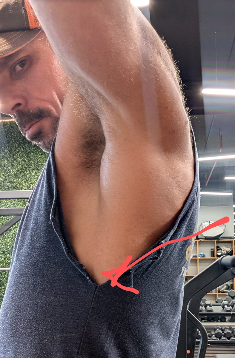 rvrsh3ll's tweet image. Lat growth proven by shirt busting open