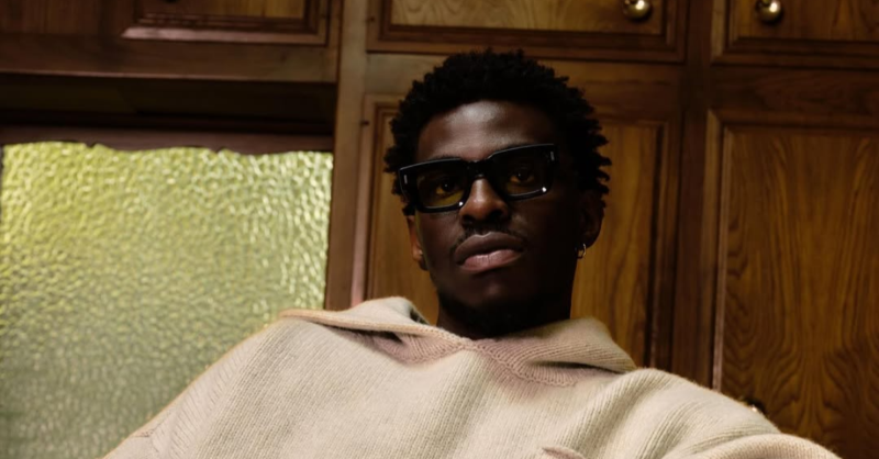 EnvertMedia's tweet photo. "'Make It Right' is @lekanofficiall doing what Lekan does best—dressing up unfiltered honesty (co-written with @Tiara_Thomas) with punching production (thanks to @_HollywoodCole and @BonxuBlessedit) and sultry sonics," writes editor @FlisadamP.