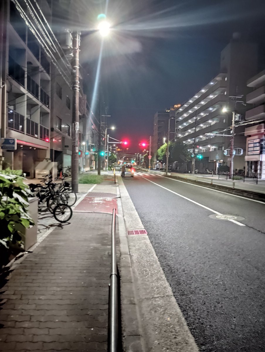hanatomitsubaci's tweet photo. あの後さ、天王寺行ってベロベロに酔っ払っていま帰宅なんやけど

道に迷う迷う

朝までに帰れる？
 
もう辛い

誰か迎えに来てやw https://t.co/19c64Nl8zT