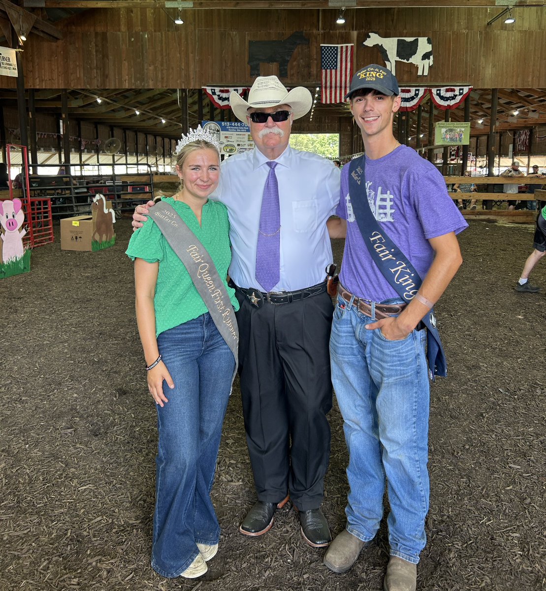 butlersheriff's tweet image. I had the honor of participating by judging in the “Animal and Me” program at the Butler County Fair! 🐾💚
This incredible event pairs 4-H members with children who have social, emotional, or physical disabilities, giving them the opportunity to experience the joy of showing an…