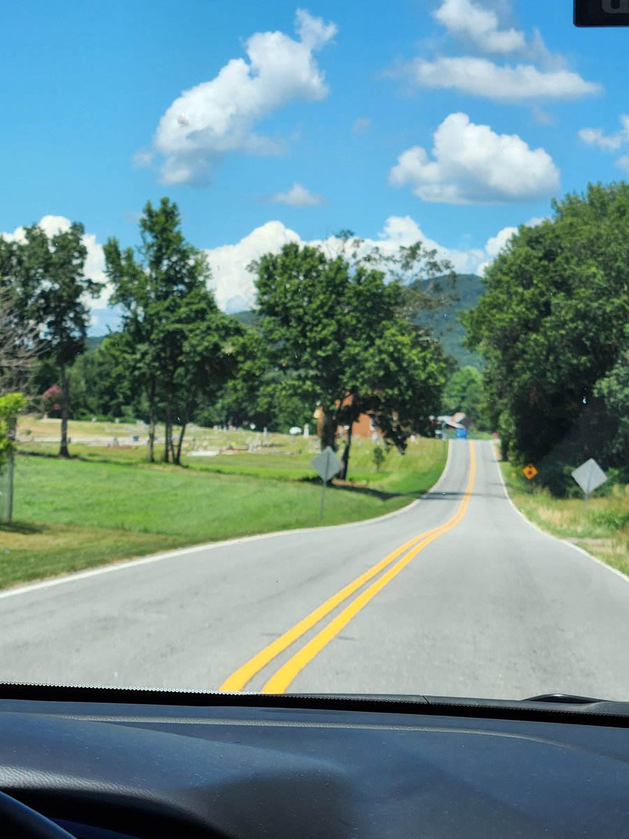 PSchatz9's tweet image. Country roads 🫡