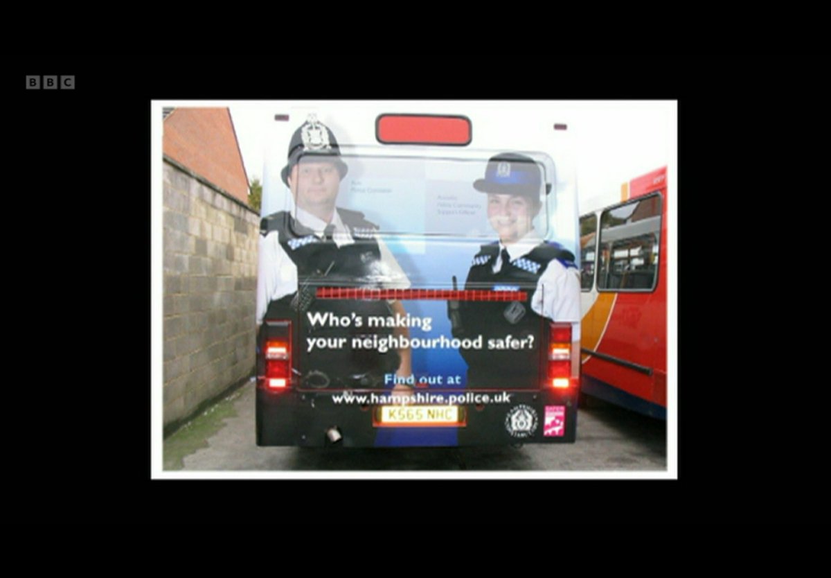 topgear_quoter's tweet image. The police in Hampshire are running an advert of a jolly policeman in his tall hat and they’ve put it on the back of a bus.
And it’s fine, except for where the bus’s exhaust pipe is…
#TopGear