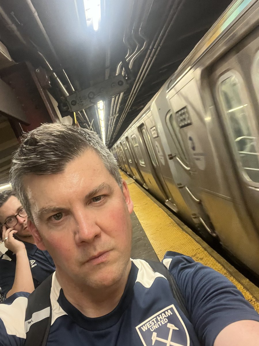 RobPritchard78's tweet image. An afternoon in New York City in 95-degree heat…
Hosting the @NYCHammers and fans from around the US at @SmithfieldNYC tonight 🇺🇸⚒️