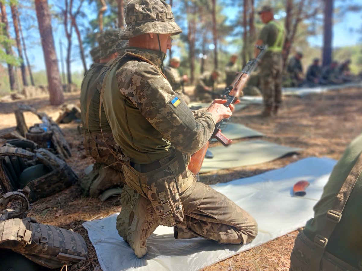 evo1tactical's tweet image. Training is the difference between life and death — and that’s why we do what we do.
At TCAG, we don’t work behind desks or watch from a distance. We train side by side with Ukrainian soldiers, 5 to 6 days a week, 12 to 16 hours a day — in the mud, in the cold, in the heat, and…