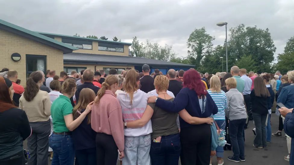 AndrewMuirNI's tweet image. Home from attending vigil in Maguiresbridge for Vanessa and her children James and Sara 

Standing with so many, including Vanessa’s DAERA work colleagues, I was comforted to see everyone supporting each other as together we struggle to comprehend it all