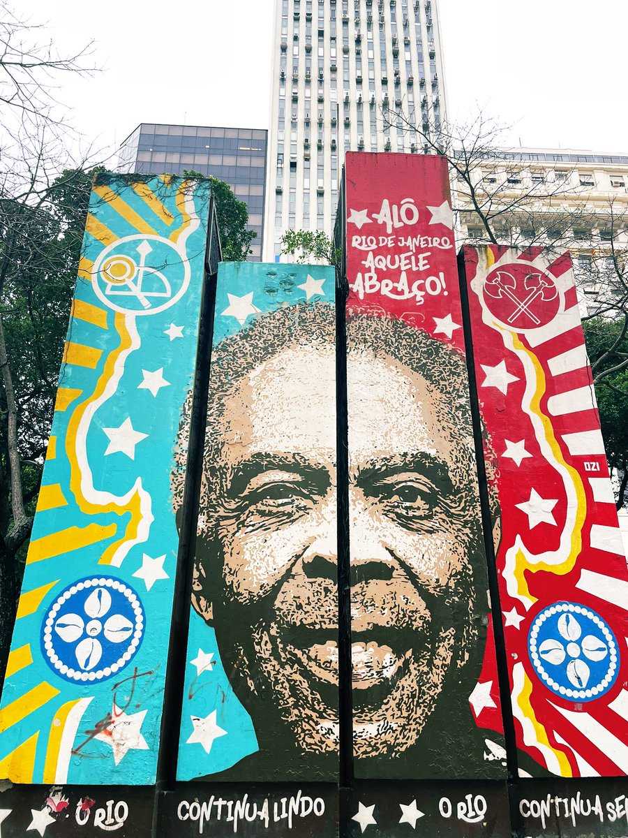 Mural homenaje a Gilberto Gil en el centro de #RioDeJaneiro 🇧🇷🎶