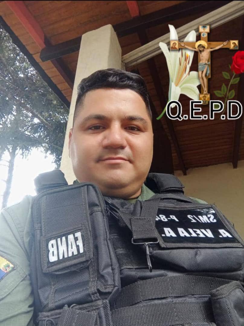 RodriguezAranaJ's tweet image. UN MUERTO Y VARIOS HERIDOS EN ENFRENTAMIENTO ENTRE EL ELN Y LA GNB
GNB/CZ-21
2514:00JUL25
INCIDENCIA NEGATIVA
ENFRENTAMIENTO ENTRE COMISION ADSCRITA AL CZGNB. 21 TACHIRA, GRUPO IRREGULAR (ELN)
Se efectuó enfrentamiento entre una comisión adscrita al CZ.21 Táchira, contra un…