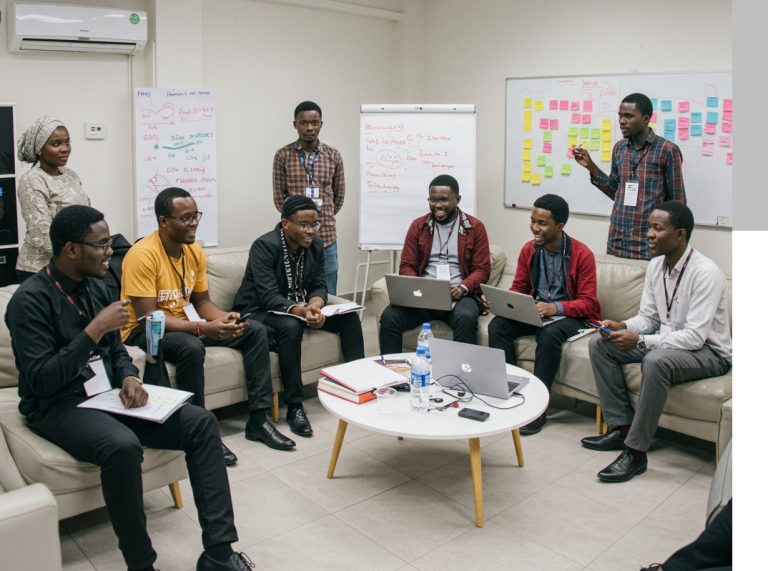 This video podcast provides a timely and critical perspective on the transformation of the labour market in the age of artificial intelligence (AI). It highlights that traditional labour, once a cornerstone of production, is becoming increasingly commoditized and susceptible to