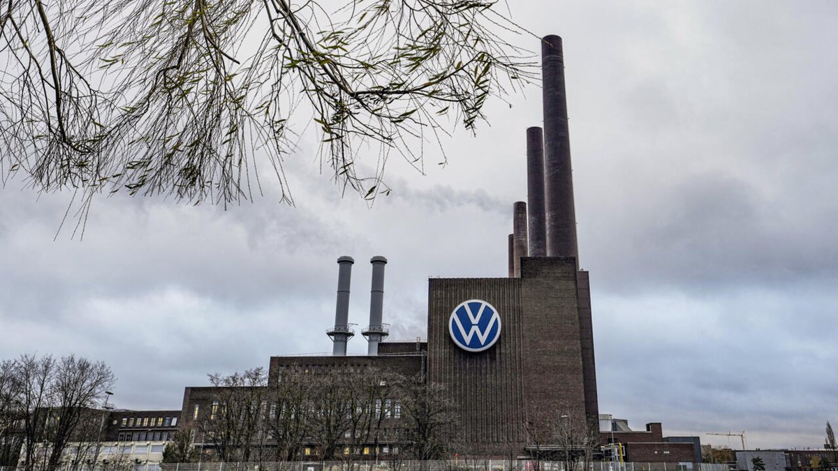 RFI_eco's tweet image. Volkswagen propose d'investir aux États-Unis en échange d'une ristourne sur les droits de douane rfi.my/BsDS.x