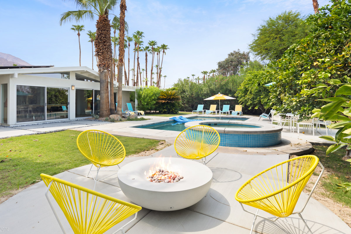 Can't wait for Modernism Week – October! The four-day celebration of midcentury and modern architecture, art, interior design, landscape design, and vintage culture returns Oct. 16-19, 2025. 

Tickets on sale Aug. 1, 12pm PDT.
Preview the schedule: modernismweek.com.