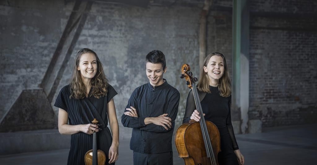 TheStradMag's tweet image. Congrats to thhe Amelio Trio, which has won the 2025 Hans Gál Ensemble Prize. Link in comments 🎻

📷Irène Zandel