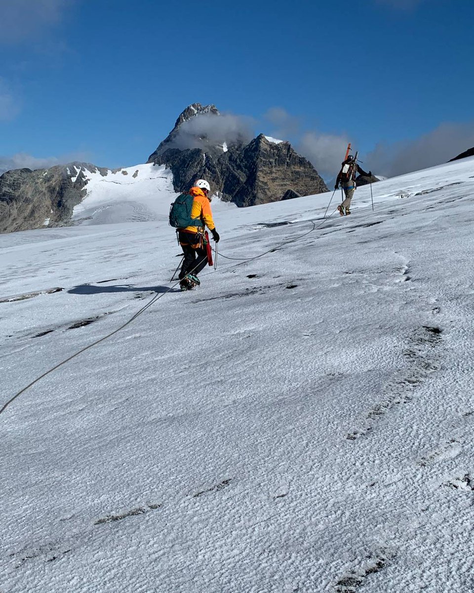 calgaryzoo's tweet image. Join us this Sunday, July 27th, as our friends from @ParksCanada share the mystery and importance of glaciers! 🧊
You can find this information booth in #WildCanadaYYC from 9:00 a.m. to 4:00 p.m. on the dock by the whooping crane habitat. ❄️
#YourZooYYC