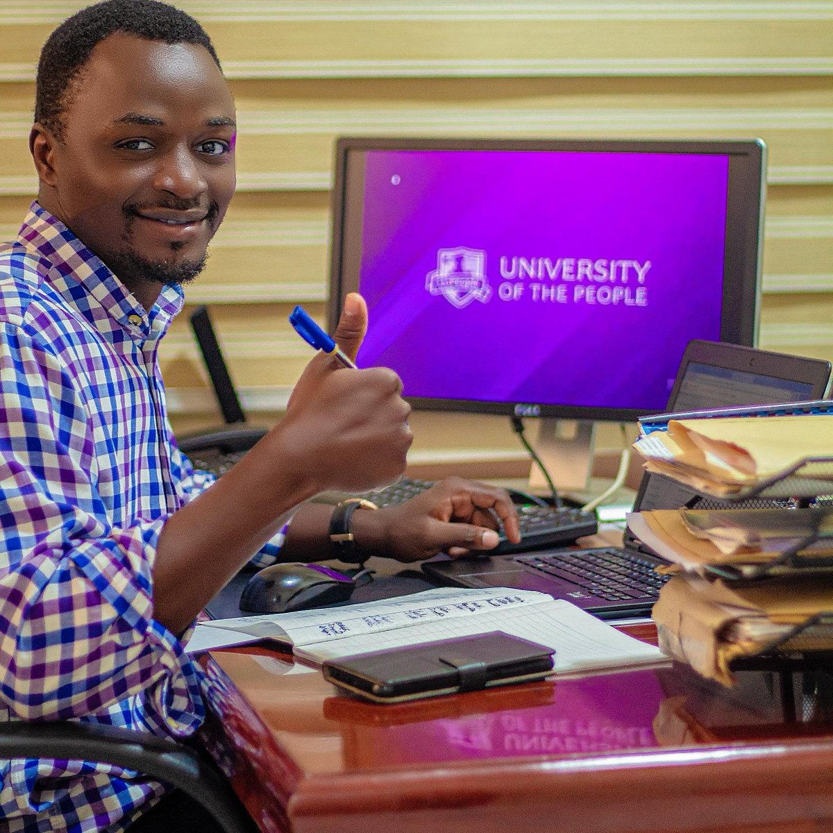 UoPeople's tweet image. No matter the setup—desk, kitchen table, balcony, or couch—UoPeople students make it work. 💻✨Real students. Real study spaces. One global classroom. #StudyAnywhere #UoPeople #OnlineUniversity #Viral