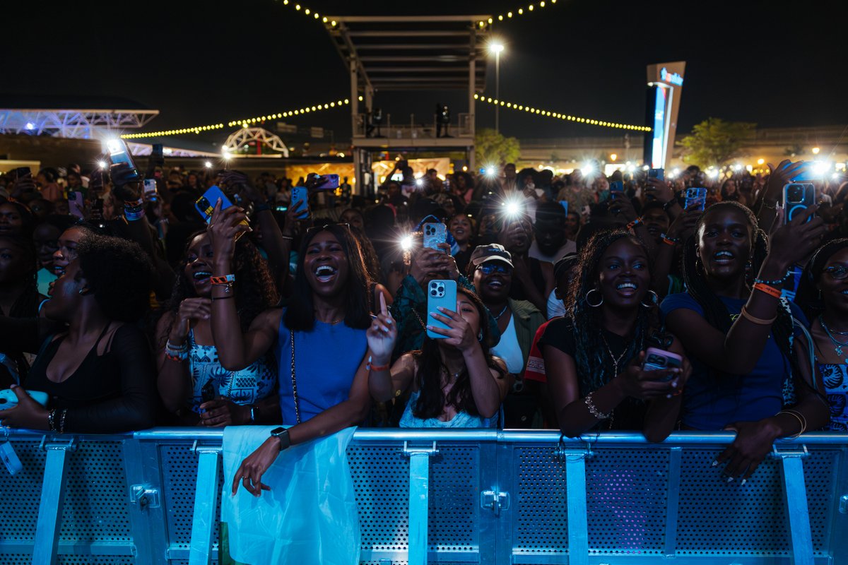 Summerfest's tweet image. New Music Friday drop from the ICONIC @ayrastarr.✨ Her new track “Hot Body” is on repeat 🔥 We’re still not over her performance at the @UScellular Connection Stage.🎤
📸Weston Rich