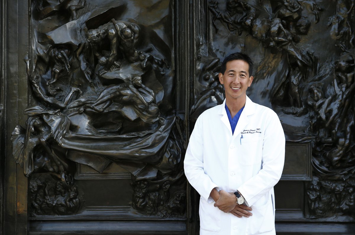 StanfordPlastic's tweet image. After 20+ years of leadership, Dr. James Chang will step down as Chief in Sept 2026. He will continue his work in global surgery & microvascular hand surgery as well as serving as as Vice-Chair of Strategy & Development for @StanfordSurgery.
🔗: plasticsurgery.stanford.edu/news/news25/ja…