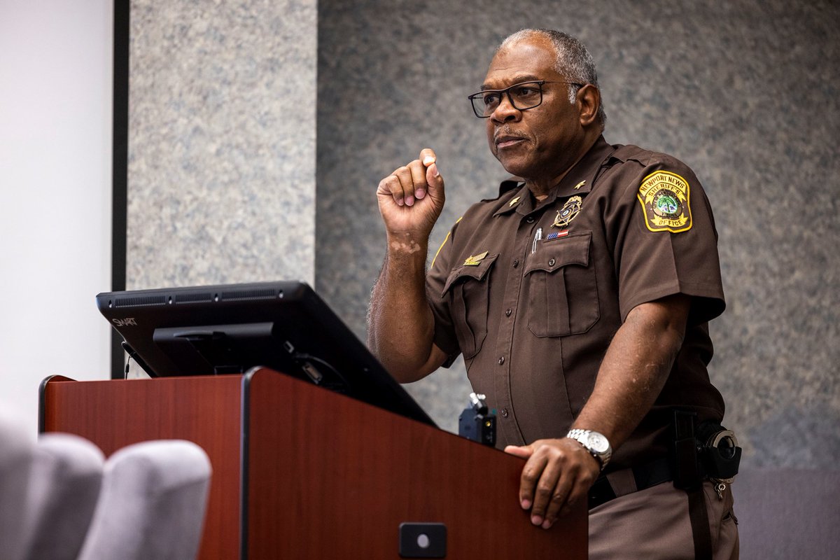 Virginia Sheriffs (@vasheriffs) on Twitter photo Sheriff Morgan on ICE Detainers and Due Process
<a href="/NnsoJ/">Newport News Sheriff's Office</a> Sheriff Gabe Morgan recently outlined his office’s policy on ICE detainers. “We can have law and order. We can have secure borders. We don’t have to violate people’s rights to do that," he said.
🔗 zurl.co/lHSKZ Sheriff Morgan on ICE Detainers and Due Process
<a href="/NnsoJ/">Newport News Sheriff's Office</a> Sheriff Gabe Morgan recently outlined his office’s policy on ICE detainers. “We can have law and order. We can have secure borders. We don’t have to violate people’s rights to do that," he said.
🔗 zurl.co/lHSKZ