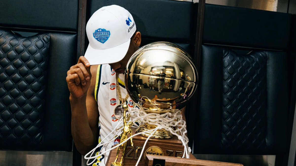 OleMissOnSI's tweet image. Murfreesboro (Tenn.) Providence Christian Academy 4-star SF Chris Washington Jr. has narrowed his focus to seven schools with the Ole Miss Rebels firmly in the mix.
Chris Beard and Co. remain in the hunt for the No. 1 prospect in Tennessee.
More: si.com/college/olemis…