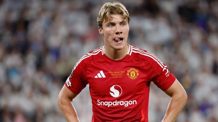 VVovwe's tweet image. We’re not ready for what this new generation of blonde hair strikers are cooking. We will be there.