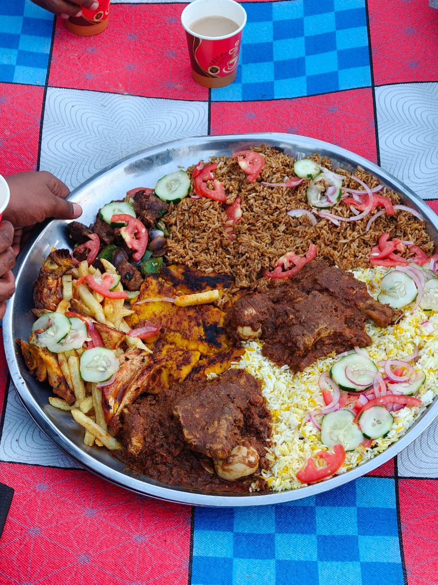 Honeyfarsafi's tweet image. ๐ Garissa ๐๐ beautiful place with beautiful people โค๏ธโค๏ธโค๏ธ now letโs rescue kids eh๐๐